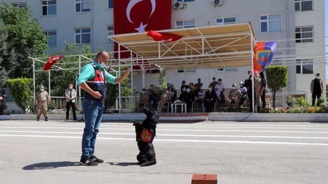 Minik öğrencilerden jandarmaya anlamlı ziyaret