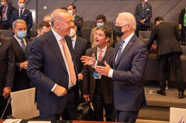 NATO Zirvesi'nin ardından yayınlanan bildiride dikkat çeken ifadeler: Suriye'den Türkiye'ye gelebilecek füze saldırılarına karşı tetikteyiz NATO Zirvesi'nin ardından yayınlanan bildiride dikkat çeken ifadeler: Suriye'den Türkiye'ye gelebilecek füze saldırılarına karşı tetikteyiz