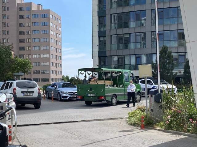 Para sevkiyatı yapan kadın yönetici gaspçıların kurbanı oldu, acı habere dayanamayan eski eşi canına kıydı Para sevkiyatı yapan kadın yönetici gaspçıların kurbanı oldu, acı habere dayanamayan eski eşi canına kıydı