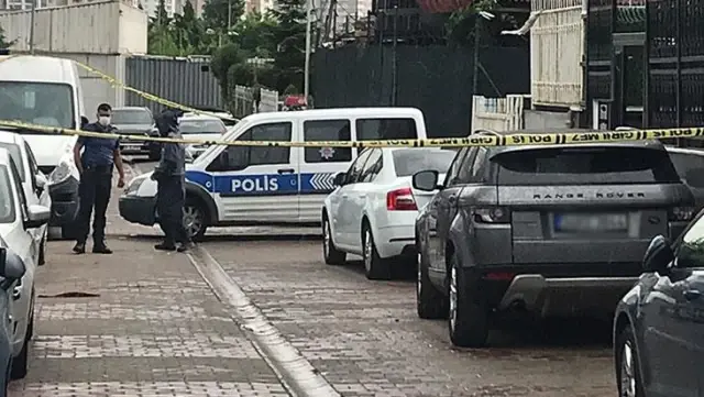 Para sevkiyatı yapan kadın yöneticiye silahlı saldırı! Kurşuna dizip, para dolu çantayla kayıplara karıştılar Para sevkiyatı yapan kadın yöneticiye silahlı saldırı! Kurşuna dizip, para dolu çantayla kayıplara karıştılar