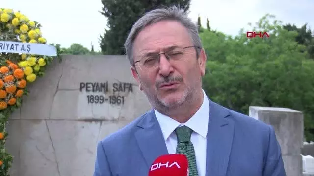 Son dakika haberi: PEYAMİ SAFA ÖLÜMÜNÜ 60'INCI YIL DÖNÜMÜNDE MEZARI BAŞINDA ANILDI