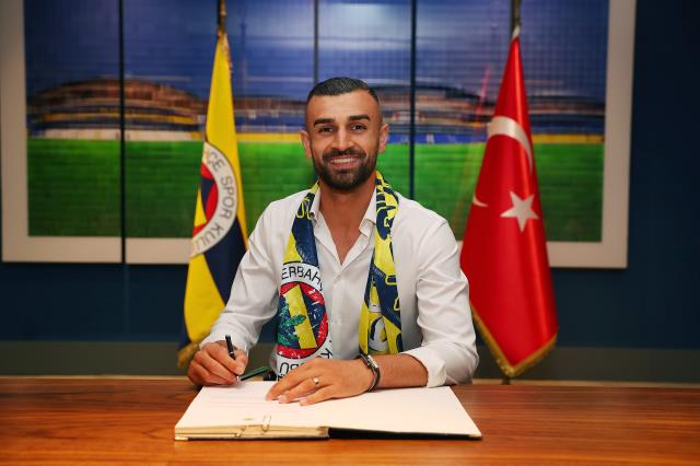 Son Dakika: Fenerbahçe ilk transferini yaptı! Forvet oyuncusu Serdar Dursun'la resmi sözleşme imzalandı