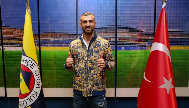 Son Dakika: Fenerbahçe ilk transferini yaptı! Forvet oyuncusu Serdar Dursun'la resmi sözleşme imzalandı