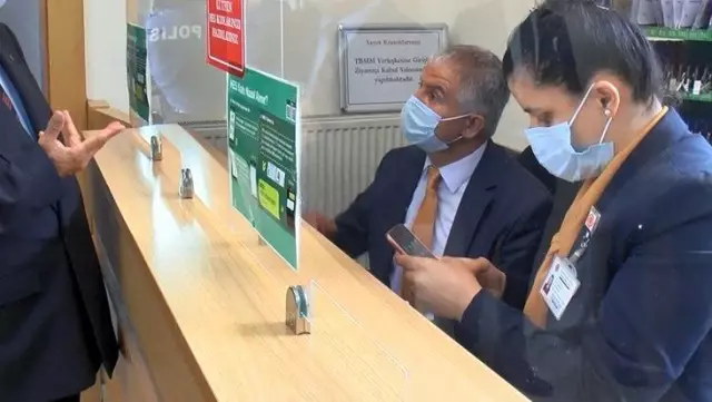 TBMM'ye girişlerde ziyaretçiler için aşı kartı zorunluluğu getirildi TBMM'ye girişlerde ziyaretçiler için aşı kartı zorunluluğu getirildi