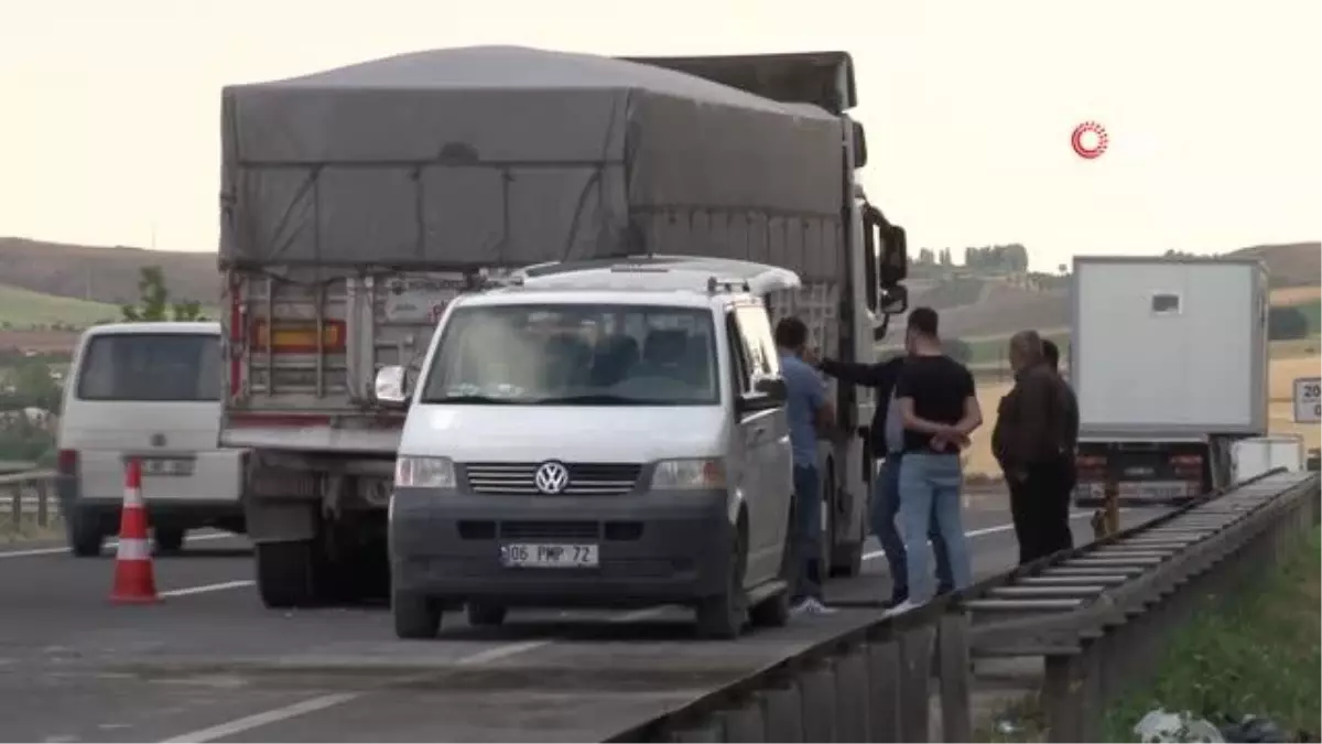 Trafik kazasında 5 kişilik aileden 2 kişi hayatını kaybetti