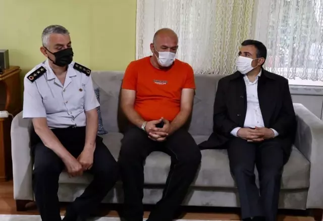 Vali Atay, vefat eden Kıbrıs Gazisinin ailesini başsağlığı