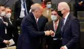 Yabancı basın, Erdoğan ve Biden'ın tokalaştığı anı çarpıtarak servis etti Yabancı basın, Erdoğan ve Biden'ın tokalaştığı anı çarpıtarak servis etti