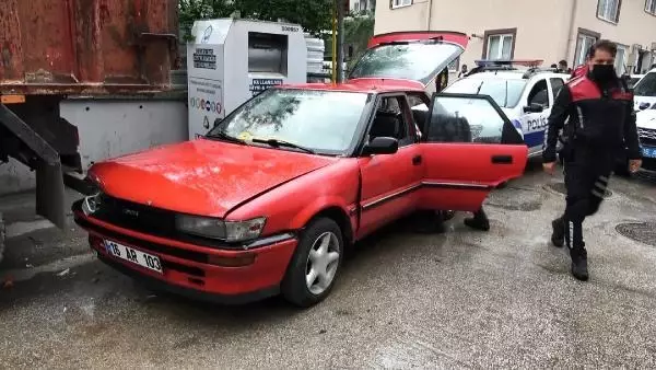 Polisin 'dur' ihtarına uymadı! Yakalanınca, 'Ehliyetim yok' dedi Polisin 'dur' ihtarına uymadı! Yakalanınca, 'Ehliyetim yok' dedi