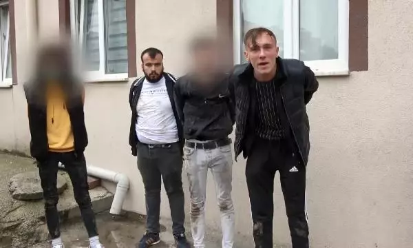 Polisin 'dur' ihtarına uymadı! Yakalanınca, 'Ehliyetim yok' dedi Polisin 'dur' ihtarına uymadı! Yakalanınca, 'Ehliyetim yok' dedi