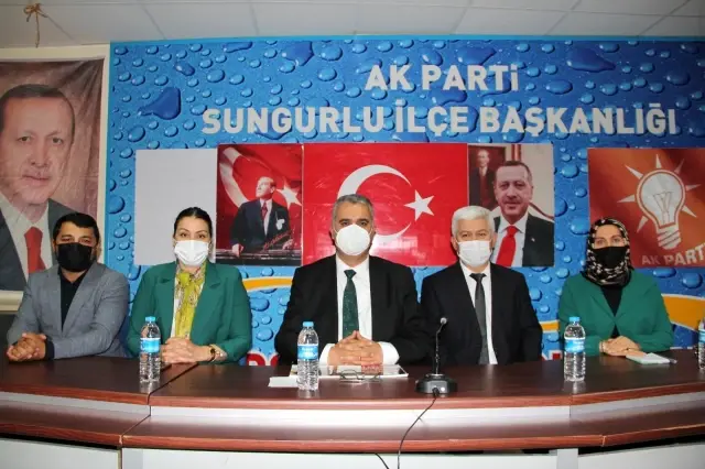 AK Parti Çorum İl Başkanı Ahlatcı: 'Bunların halkçılığı da, milliyetçiliği de dillerinde dolgu malzemesi, slogandan öte geçmiyor.