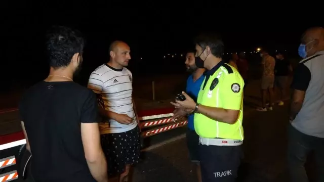 Alkollü sürücünün patlak lastikle kullandığı otomobil alev alev yandı