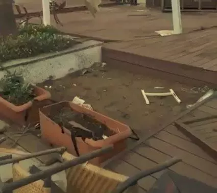 Antalya'da hortum ortalığı savaş alanına çevirdi