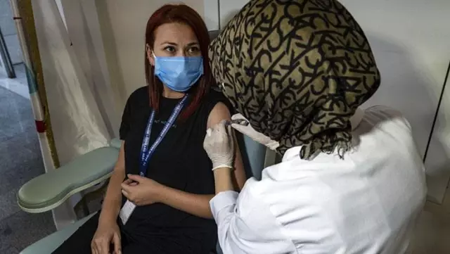 Aşılamada yeni safhaya geçiliyor! 35 yaş üstü vatandaşlar da aşılanacak Aşılamada yeni safhaya geçiliyor! 35 yaş üstü vatandaşlar da aşılanacak