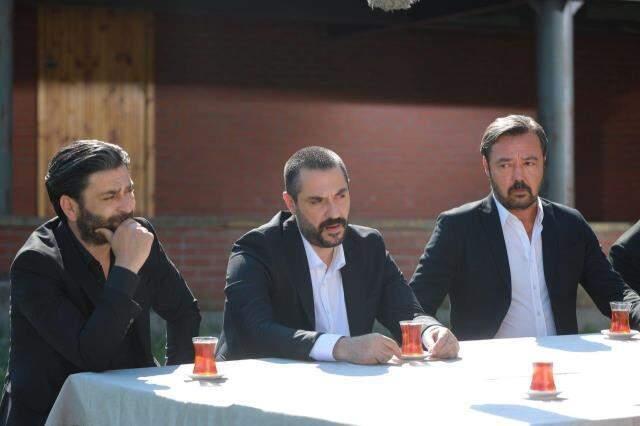 Başrol oyuncusu Oktay Kaynarca'dan sezon finali yapan Eşkıya Dünyaya Hükümdar Olmaz için veda mesajı yayınladı Başrol oyuncusu Oktay Kaynarca'dan sezon finali yapan Eşkıya Dünyaya Hükümdar Olmaz için veda mesajı yayınladı