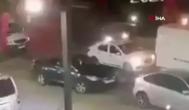 Son dakika haber! Bayrampaşa'da 1 kişinin öldüğü feci kaza kamerada Son dakika haber! Bayrampaşa'da 1 kişinin öldüğü feci kaza kamerada