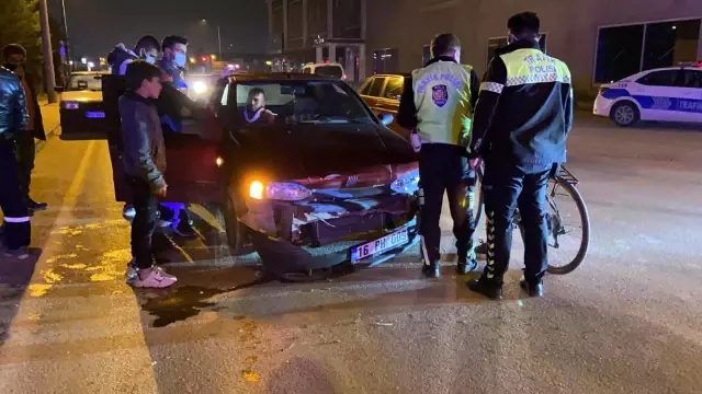 Bursa'da iki otomobil çarpıştı: 3 yaralı Bursa'da iki otomobil çarpıştı: 3 yaralı
