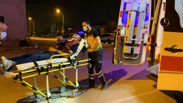 Bursa'da iki otomobil çarpıştı: 3 yaralı