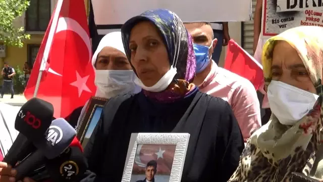 Son dakika! Çocuğunu terörün elinden kurtarmak isteyen bir anne daha HDP önündeki evlat nöbetine katıldı