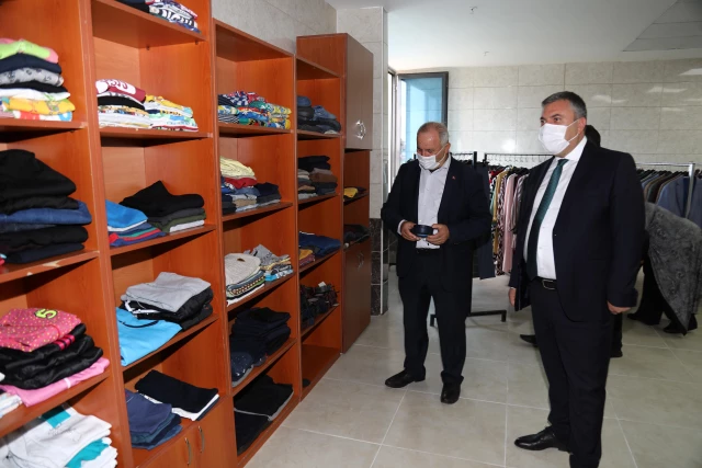 Çubuk'ta 'Esenlik Şehri Hayır Çarşısı' açıldı