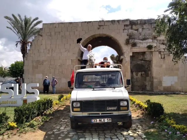 Demirel hayranı Bolat beyaz atla anma etkinliklerine katılacak