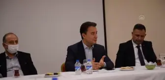 Posof: DEVA Partisi Genel Başkanı Babacan, Ardahan'da basın mensuplarıyla bir araya geldi Posof: DEVA Partisi Genel Başkanı Babacan, Ardahan'da basın mensuplarıyla bir araya geldi