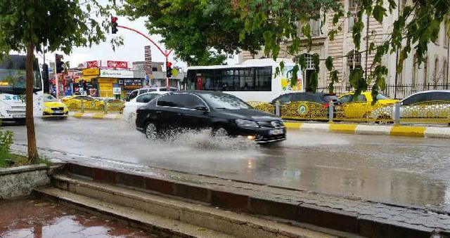 Edirne'de, sağanak etkili oldu