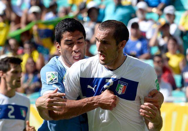 Fransa- Almanya maçına damga vuran olay! Akıllara hemen Suarez geldi