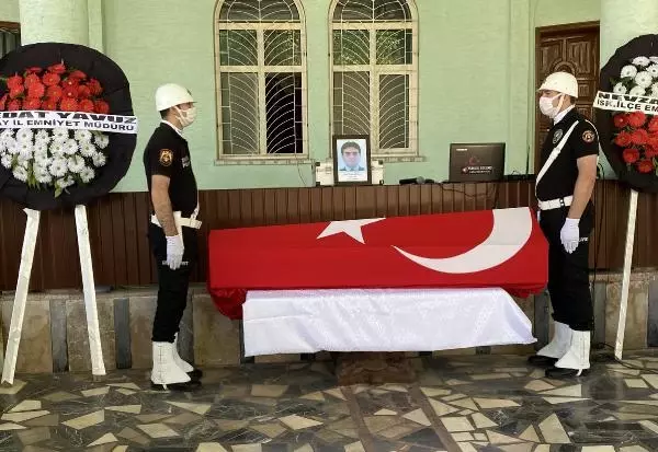 Son dakika... OSMANİYE KAZADA HAYATINI KAYBEDEN POLİS MEMURU TÖRENLE TOPRAĞA VERİLDİ