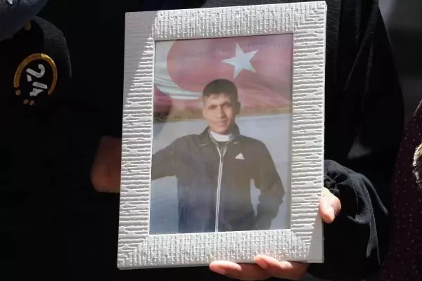 DİYARBAKIR HDP ÖNÜNDEKİ EYLEMDE 653'ÜNCÜ GÜN; AİLE SAYISI 227 OLDU