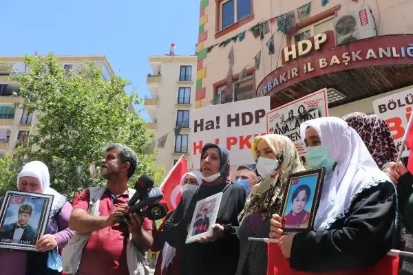 DİYARBAKIR HDP ÖNÜNDEKİ EYLEMDE 653'ÜNCÜ GÜN; AİLE SAYISI 227 OLDU