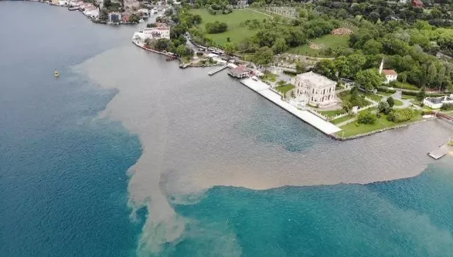 İstanbul Boğazı çamura bulandı İstanbul Boğazı çamura bulandı