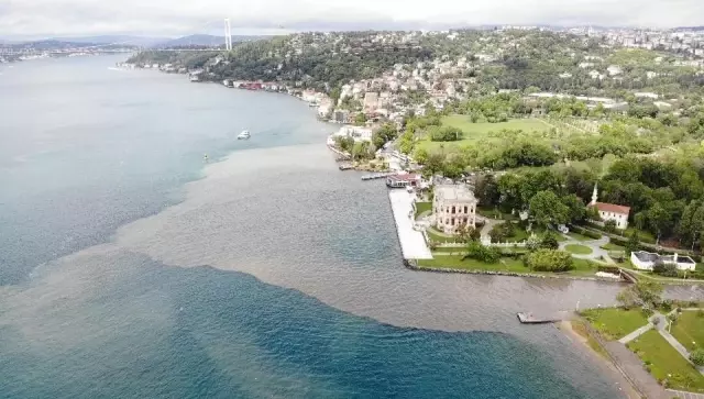 İstanbul Boğazı çamura bulandı