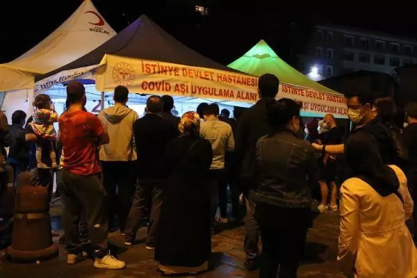 İstanbul'da aşı kuyruğu akşam da devam etti