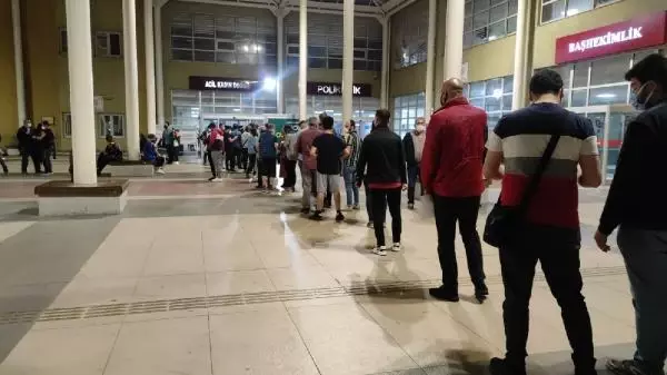 İstanbul'da aşı kuyruğu akşam da devam etti