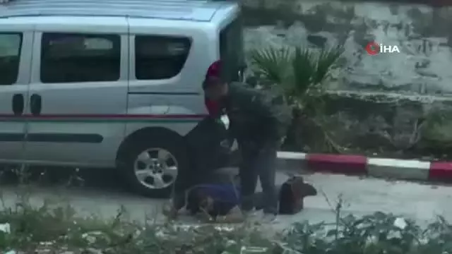 Son dakika haberleri! İzmir'de icra avukatına darp ve silahla tehdit anları kamerada