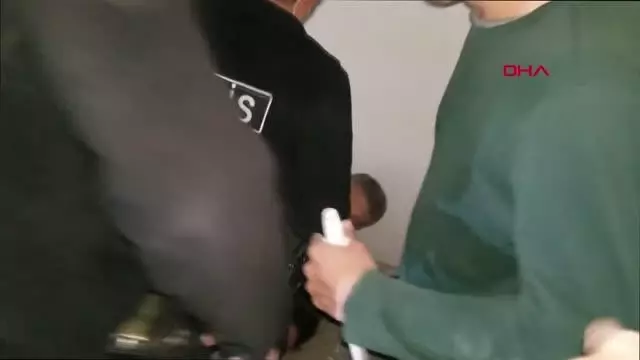 KÜTAHYA ŞEHİT ANNESİNİ DOLANDIRMAYA KALKTI, TORUNU VE OĞLUNA YAKALANDI KÜTAHYA ŞEHİT ANNESİNİ DOLANDIRMAYA KALKTI, TORUNU VE OĞLUNA YAKALANDI