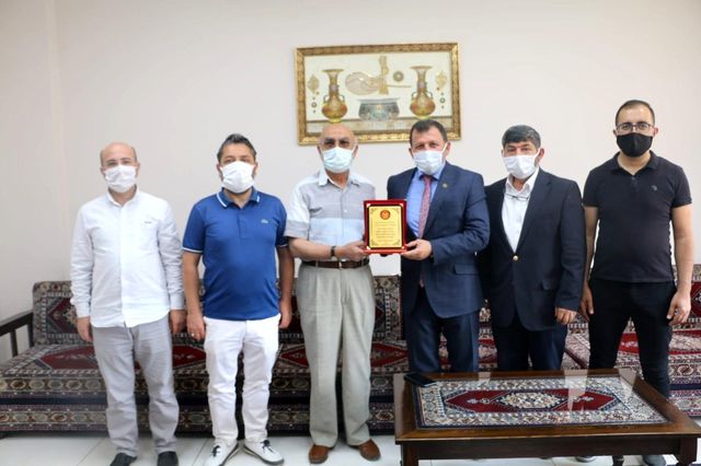 Milli hentbolcular ve İmam Hatip Mezunları'ndan Kabakcı'ya ziyaret