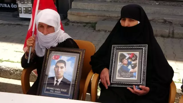 Son dakika haberi! Çocukları dağa kaçırılan aileler HDP binası önünde oturma eylemi yaptı
