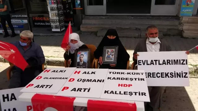 Son dakika haberi! Çocukları dağa kaçırılan aileler HDP binası önünde oturma eylemi yaptı