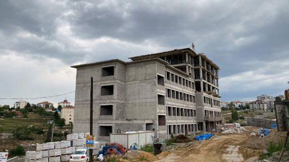 Okul inşaatında iskele çöktü, 2 kardeş feci şekilde can verdi