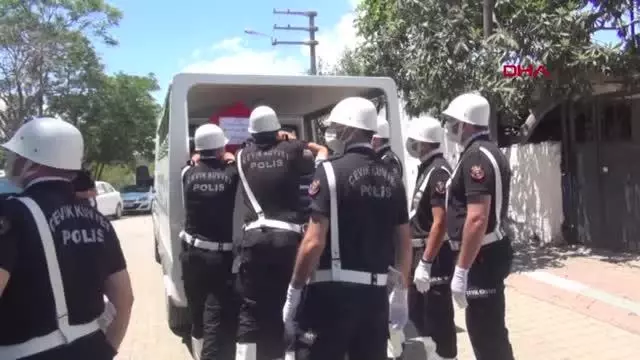 Son dakika... OSMANİYE KAZADA HAYATINI KAYBEDEN POLİS MEMURU TÖRENLE TOPRAĞA VERİLDİ Son dakika... OSMANİYE KAZADA HAYATINI KAYBEDEN POLİS MEMURU TÖRENLE TOPRAĞA VERİLDİ