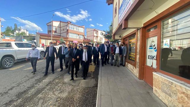 Öz: Geleceğe emin adımlarla yürüyoruz