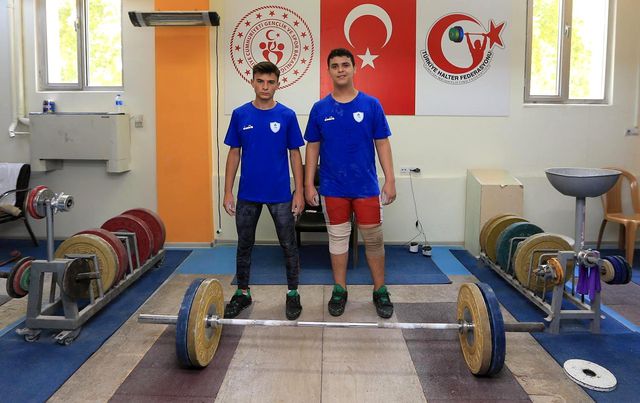 Pamukkaleli halterciler Türkiye Şampiyonası'na hazır