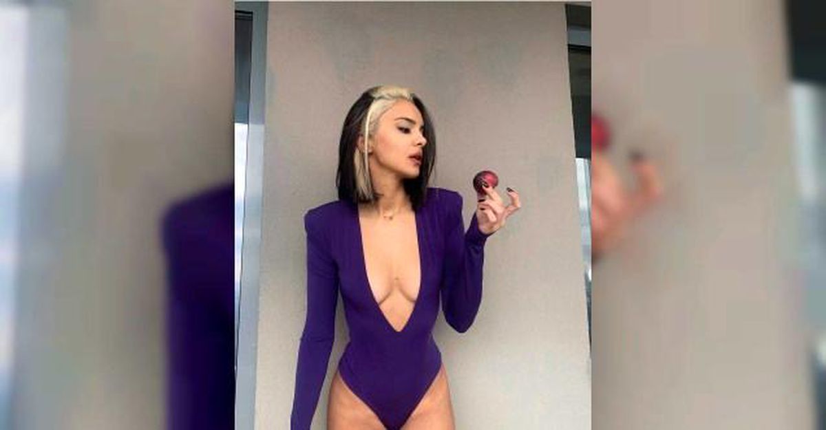 Pelinay Yiğit'ten olay pozlar