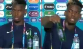 Ronaldo'dan sonra Müslüman yıldız Pogba da basın toplantısına damga vurdu! İçki şişesini masadan kaldırdı Ronaldo'dan sonra Müslüman yıldız Pogba da basın toplantısına damga vurdu! İçki şişesini masadan kaldırdı