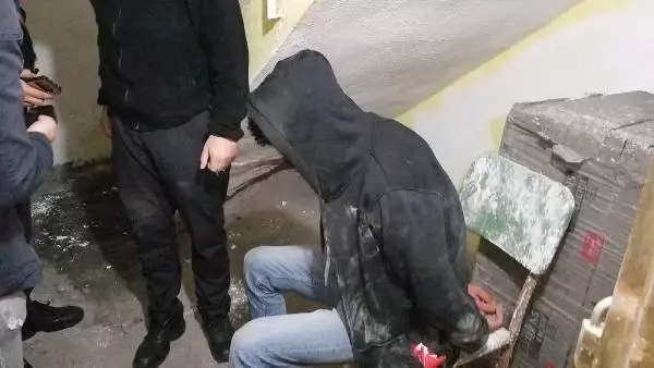 KÜTAHYA ŞEHİT ANNESİNİ DOLANDIRMAYA KALKTI, TORUNU VE OĞLUNA YAKALANDI