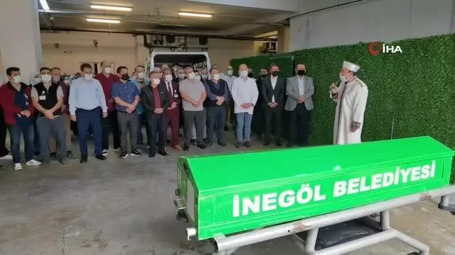 Sevilen sağlık memuruna veda