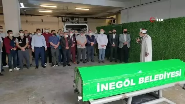 Sevilen sağlık memuruna veda