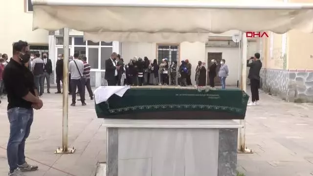TEKİRDAĞ RAFET EL ROMAN, BABASINI SON YOLCULUĞUNA UĞURLADI