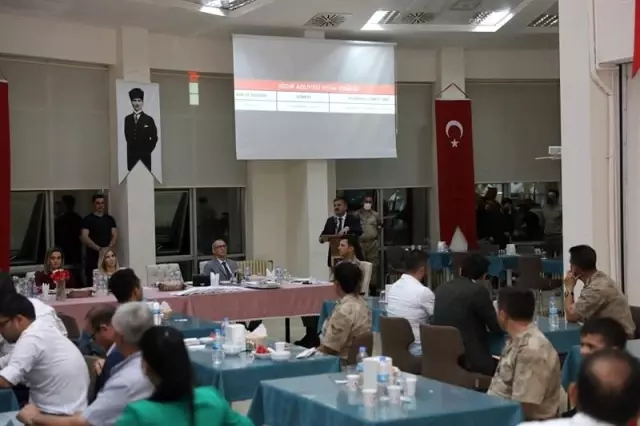Valimiz H. Engin Sarıibrahim Görev Yerleri Değişen Adli Erkan ile Veda Yemeğinde Bir Araya Geldi